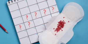 Antibióticos podem atrasar a menstruação